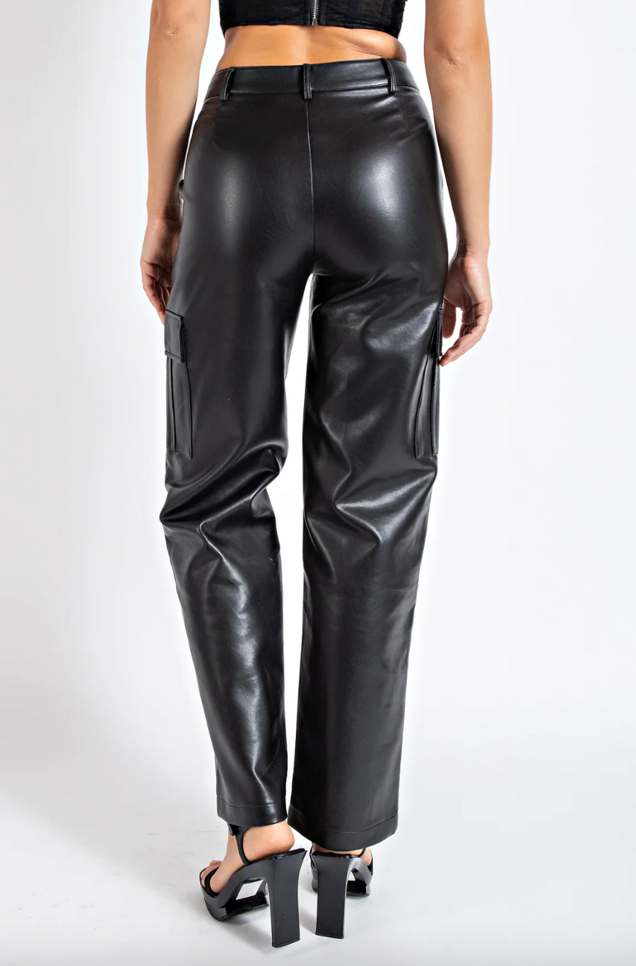 Faux-leather cargo pants - Women